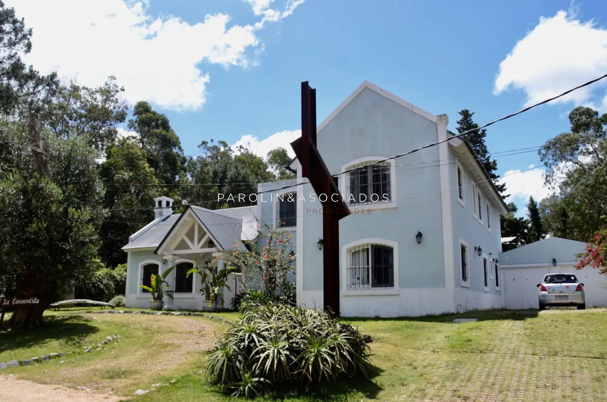 Casa en Venta de 4 dormitorios en Montoya, La Barra.