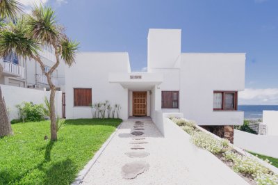 Casa en venta de 6 dormitorios en Penisula, Punta del Este.
