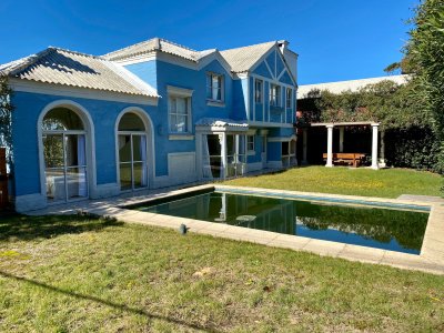 Casa en venta en Manantiales, 4 dormitorios, Punta del Este.