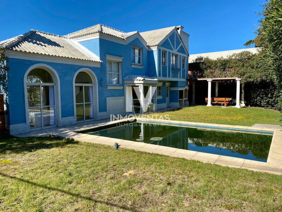 Casa ID.238 - OPORTUNIDAD EN MANANTIALES - FINANCIA - PERMUTA