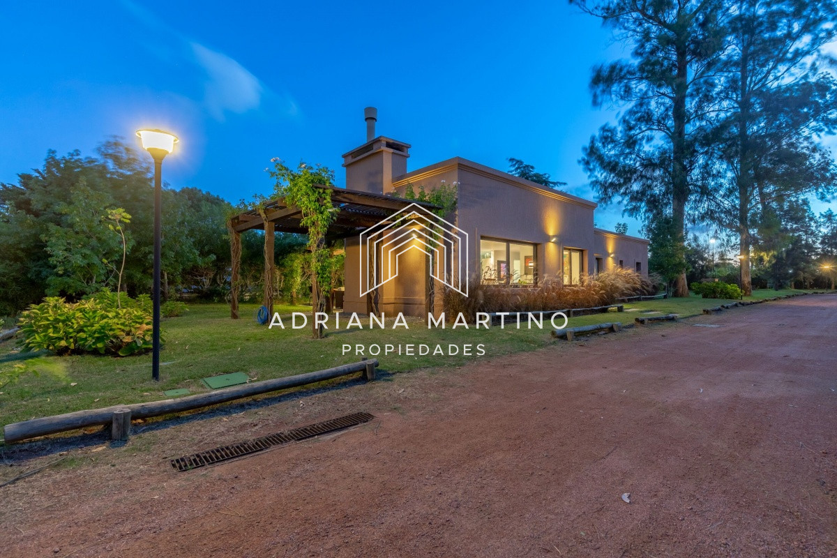 Casa ID.69983 - FINANCIA Hermosa casa en Barrio Privado 