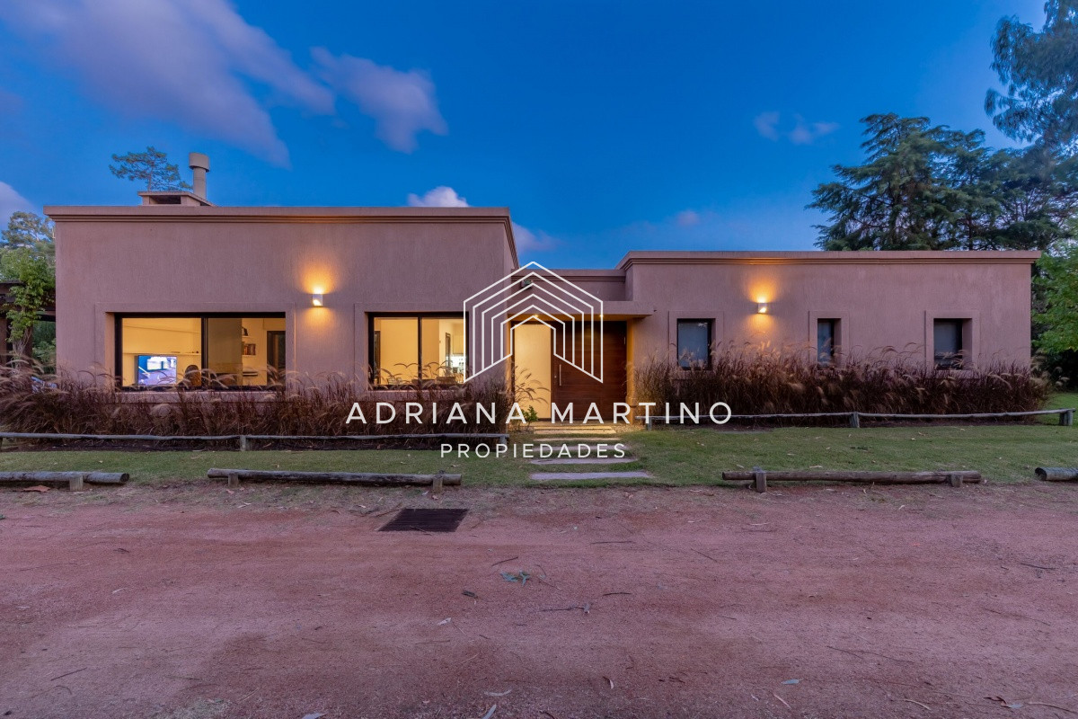 Casa ID.69983 - FINANCIA Hermosa casa en Barrio Privado 