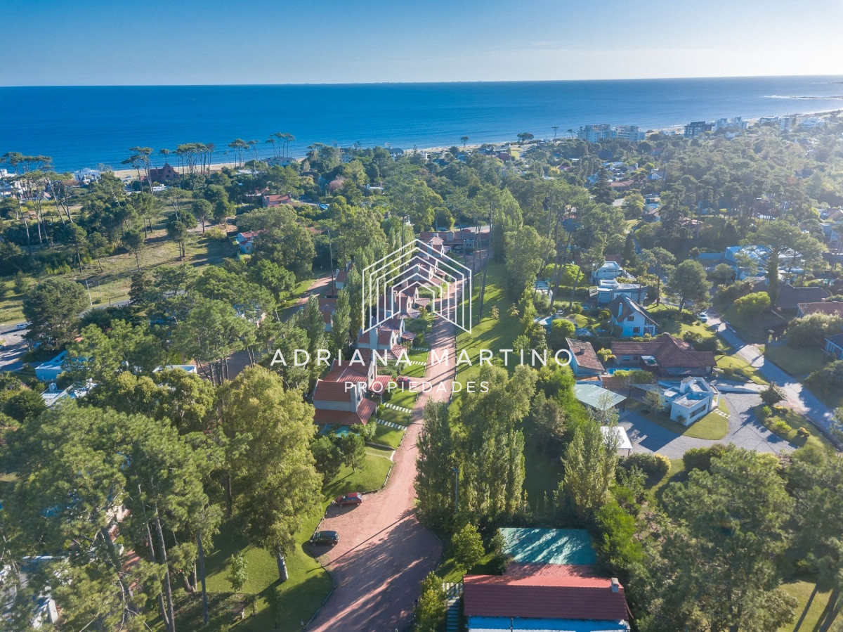 Casa ID.69983 - FINANCIA Hermosa casa en Barrio Privado 