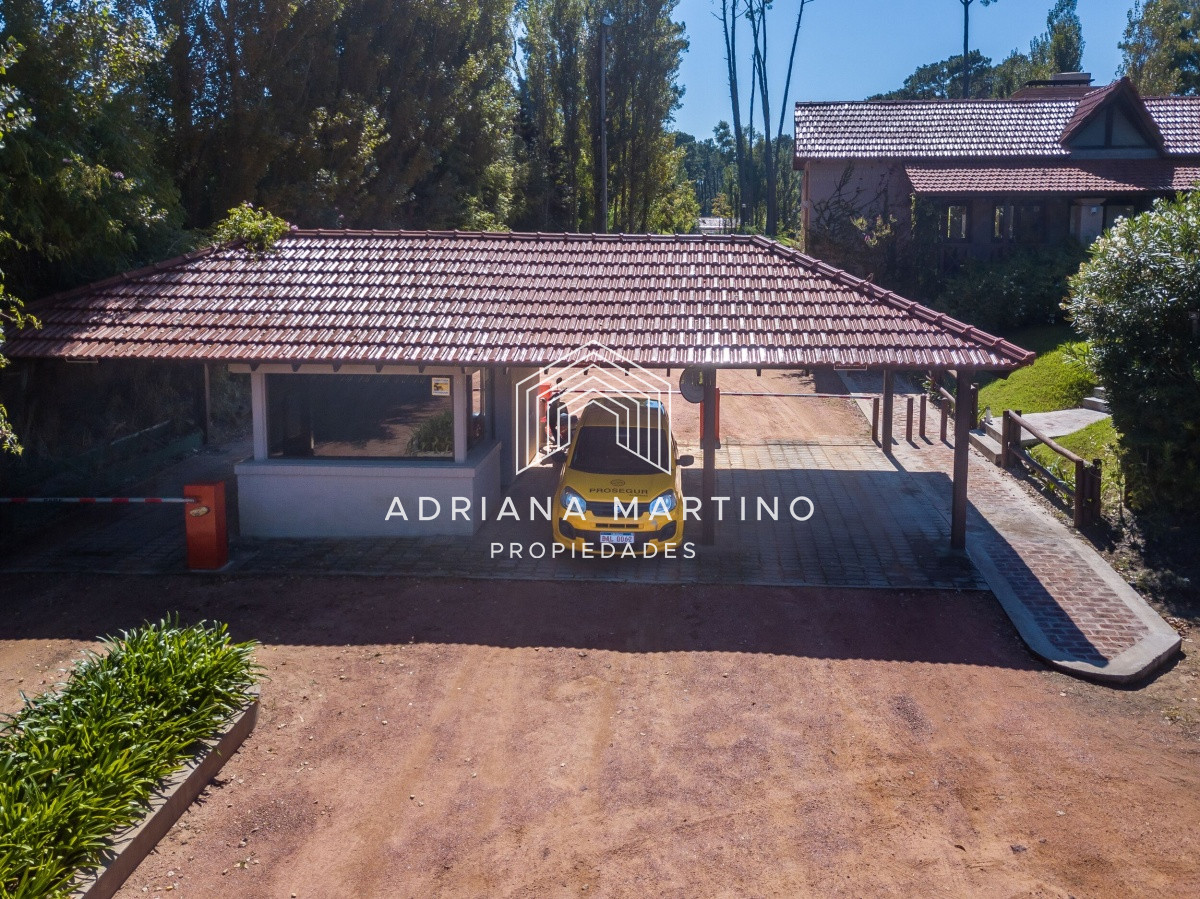 Casa ID.69983 - FINANCIA Hermosa casa en Barrio Privado 