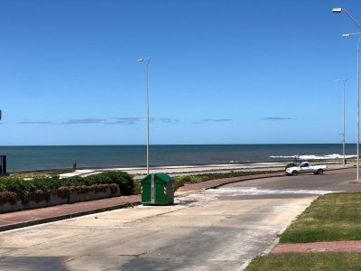 OPORTUNIDAD EN PENÍNSULA, APARTAMENTO RECICLADO ! 2 dormitorios y medio