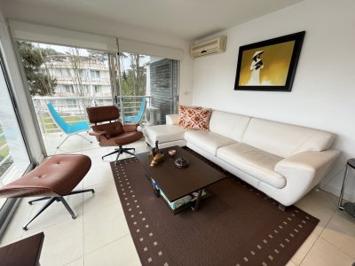 Venta apartamento 3 dormitorios. Playa mansa, Punta del Este 