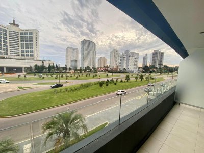 Comodo apartamento de 3 dormitorios en torre de categoria