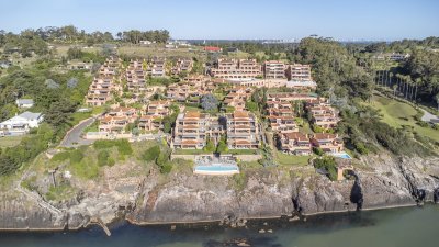 Venta. Apartamento, 5 dormitorios. Punta Ballena
