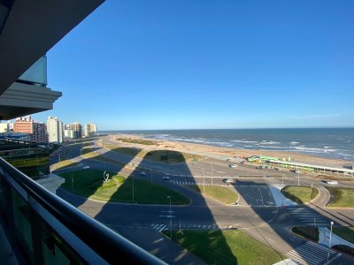 Apartamento de 3 dormitorios en Alquiler en Torre Imperiale , Punta del este , Playa Brava 