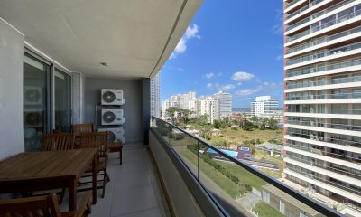 Hermoso apto. en Edificio de categoria!