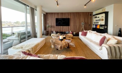 Hermoso apartamento de 4 dormitorios!