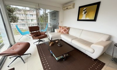 Venta apartamento 3 dormitorios. Playa mansa, Punta del Este