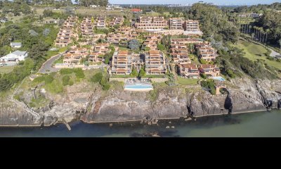 Venta. Apartamento, 5 dormitorios. Punta Ballena
