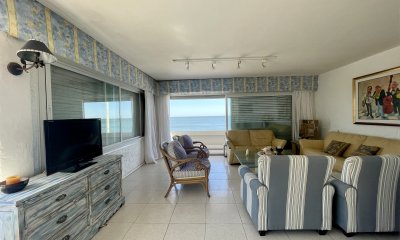 Apartamento en primera línea, Playa Brava, Punta del Este.