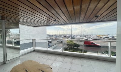 Excelente apartamento enfrente al puerto!