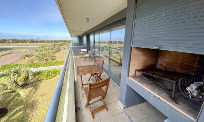 Apartamento 2 dormitorios con parrillero en playa brava, Punta del Este