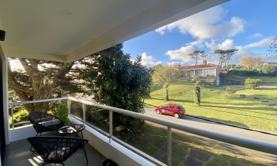 Apartamento en venta a 200 mts de Playa Mansa !