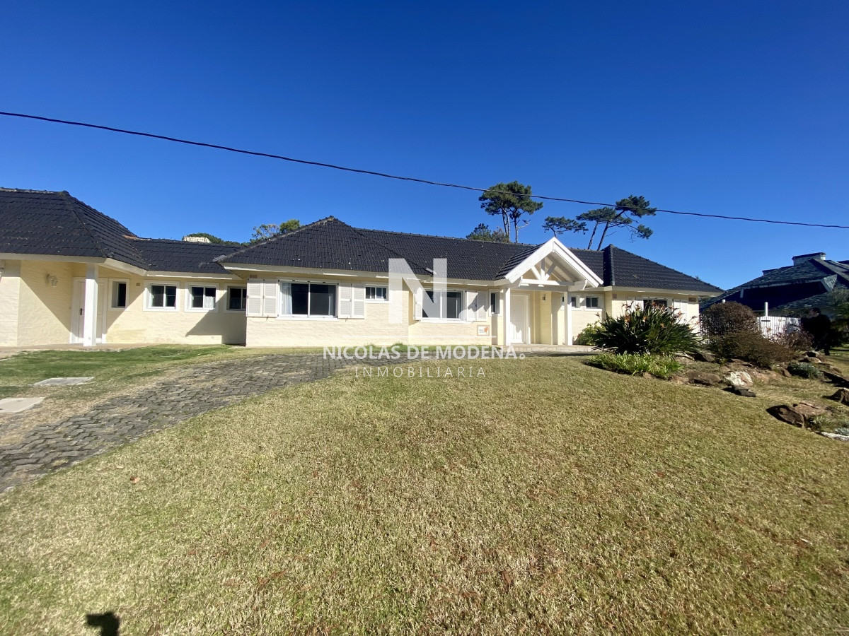 venta casa 3 dormitorios en playa mansa punta del este  - ndm18772c