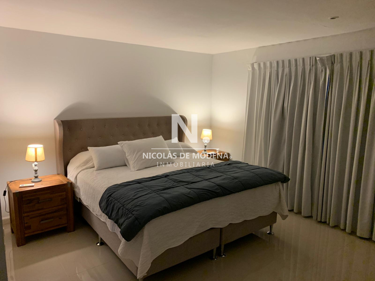 Excepcional casa moderna con piscina en barrio privado Design Village - GoPunta - Portal Inmobiliario de Punta del Este - Maldonado