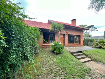 Hermosa casa de 3 dormitorios por Jardines de Cordoba!
