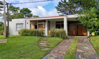 Casa en venta , 2 dormitorios + dependencia, excelente ubicación