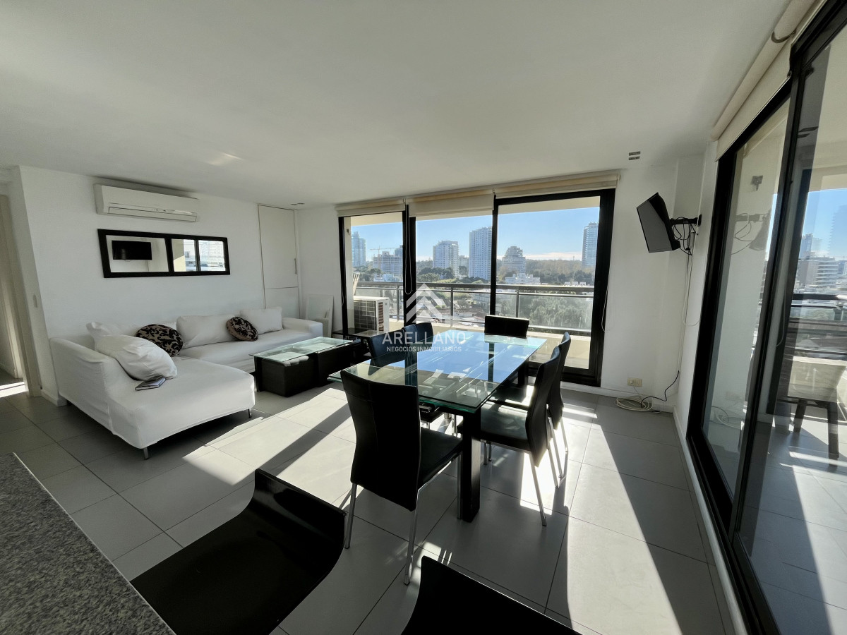 Apartamento ID.4731 - Venta Apartamento 2 dormitorios, Punta Del Este, Playa Brava.