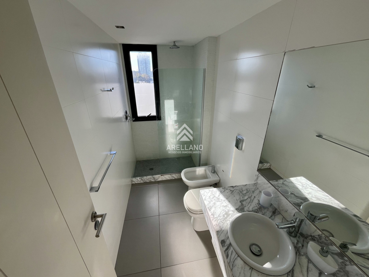 Apartamento ID.4731 - Venta Apartamento 2 dormitorios, Punta Del Este, Playa Brava.