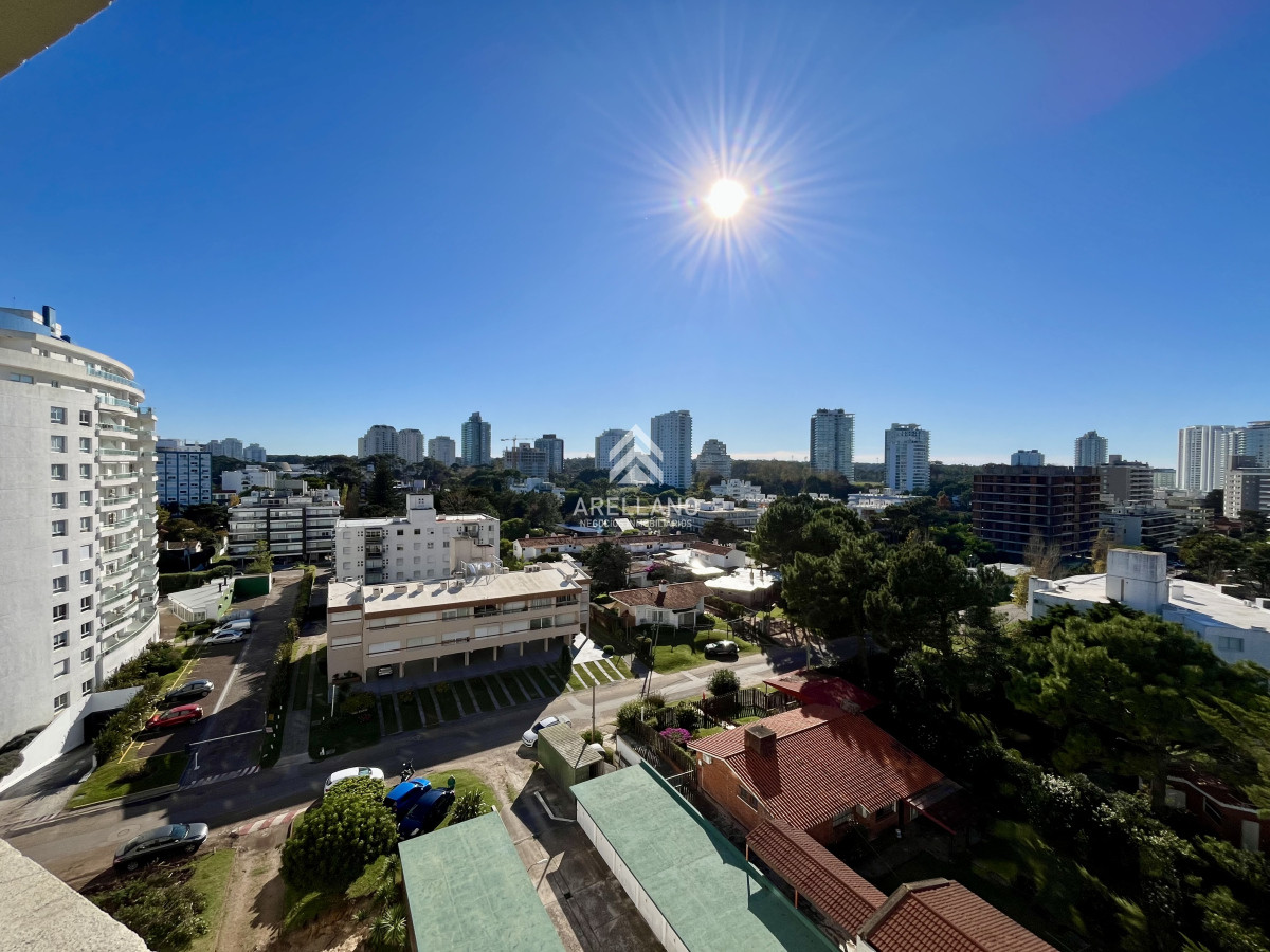 Apartamento ID.4731 - Venta Apartamento 2 dormitorios, Punta Del Este, Playa Brava.