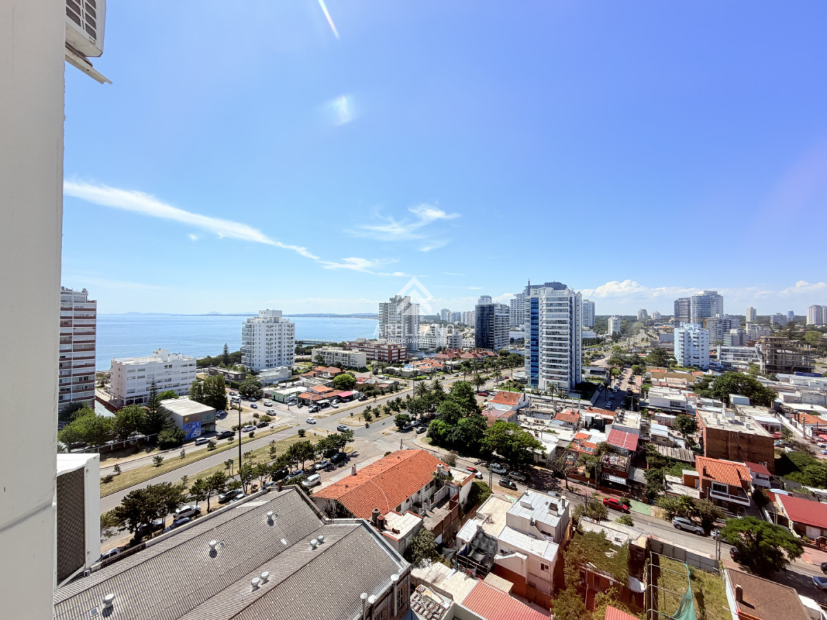 Apartamento ID.6049 - Venta apartamento 4 dormitorios. Playa brava, Punta del Este. 
