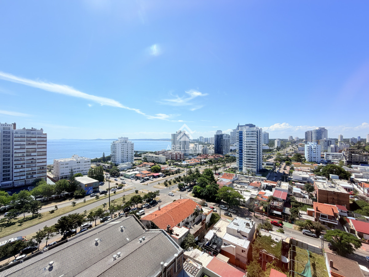 Apartamento ID.6049 - Venta apartamento 4 dormitorios. Playa brava, Punta del Este. 
