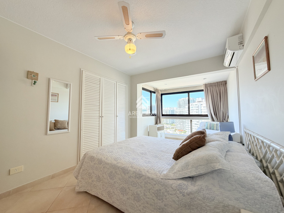 Apartamento ID.6049 - Venta apartamento 4 dormitorios. Playa brava, Punta del Este. 