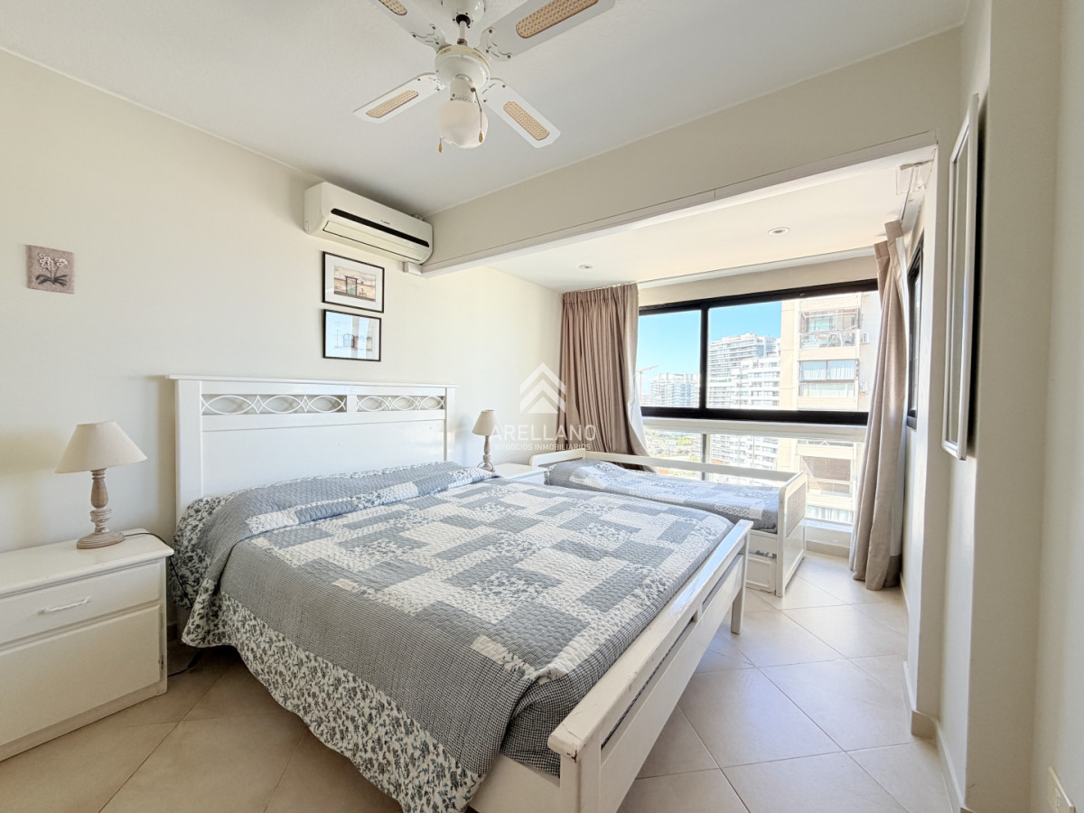 Apartamento ID.6049 - Venta apartamento 4 dormitorios. Playa brava, Punta del Este. 