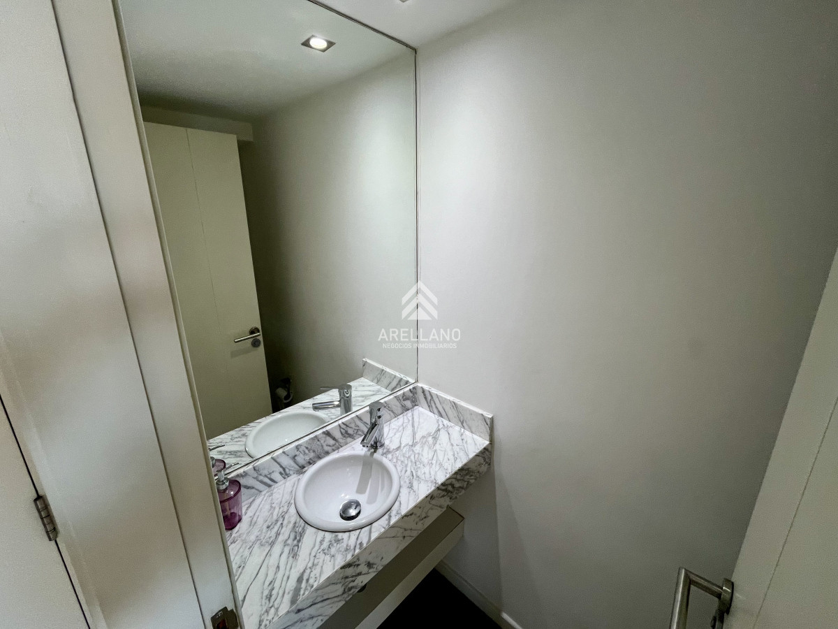 Apartamento ID.4731 - Venta Apartamento 2 dormitorios, Punta Del Este, Playa Brava.