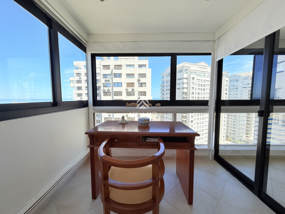 Apartamento ID.6049 - Venta apartamento 4 dormitorios. Playa brava, Punta del Este. 