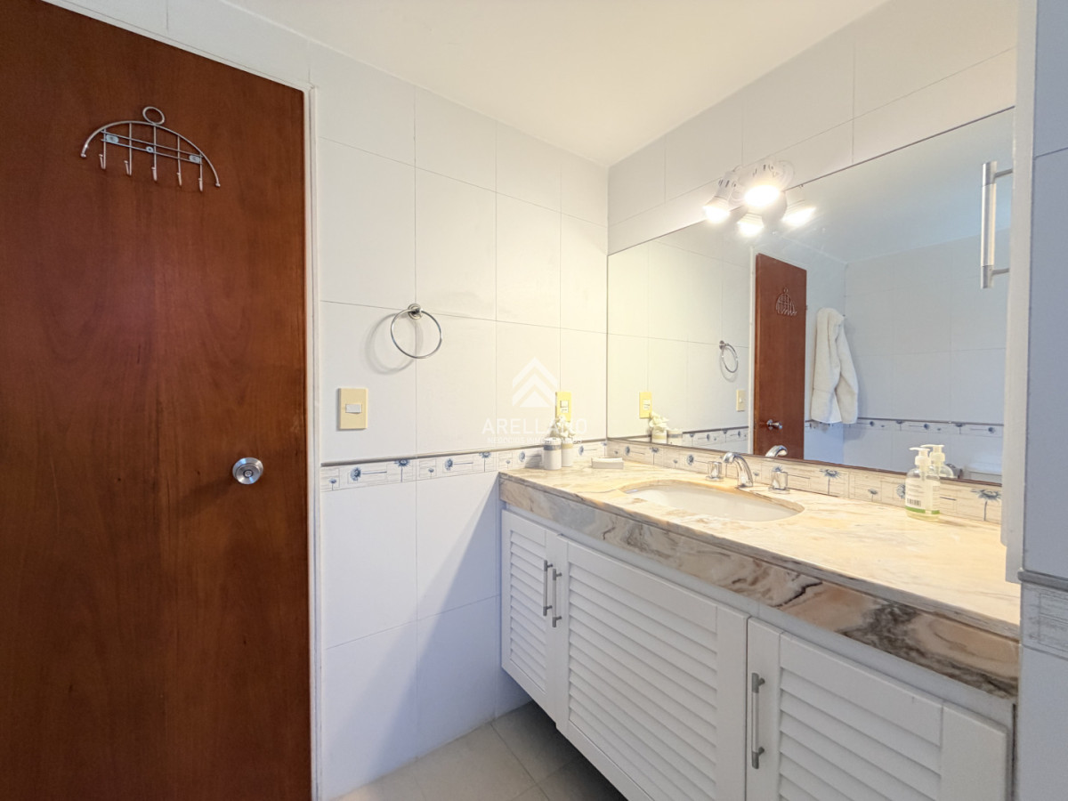 Apartamento ID.6049 - Venta apartamento 4 dormitorios. Playa brava, Punta del Este. 