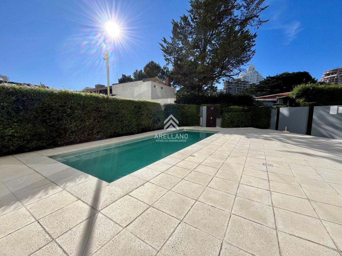 Apartamento ID.4731 - Venta Apartamento 2 dormitorios, Punta Del Este, Playa Brava.