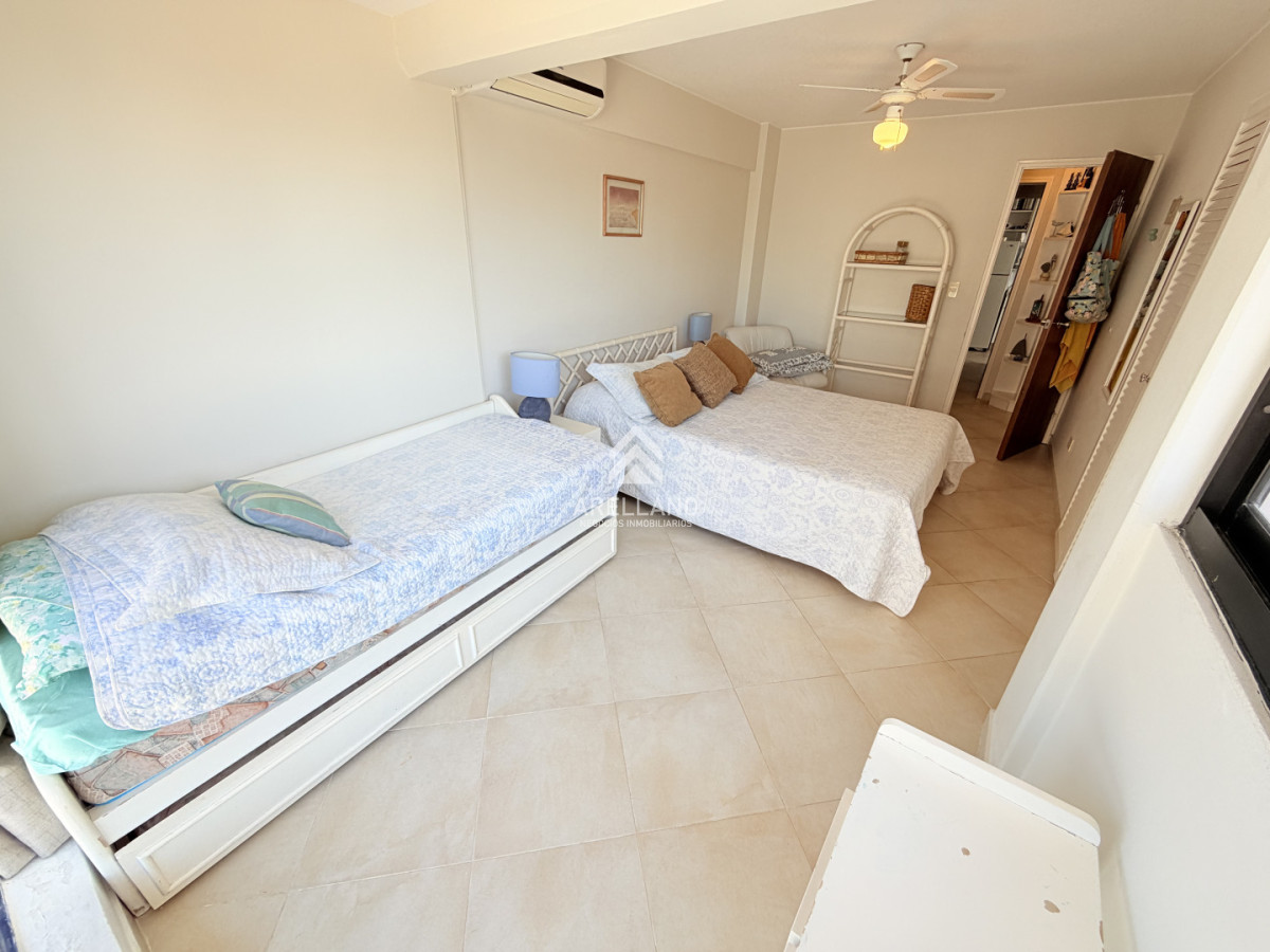 Apartamento ID.6049 - Venta apartamento 4 dormitorios. Playa brava, Punta del Este. 