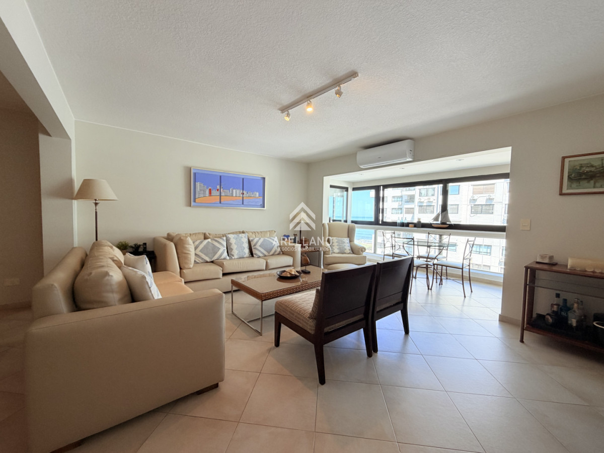 Apartamento ID.6049 - Venta apartamento 4 dormitorios. Playa brava, Punta del Este. 