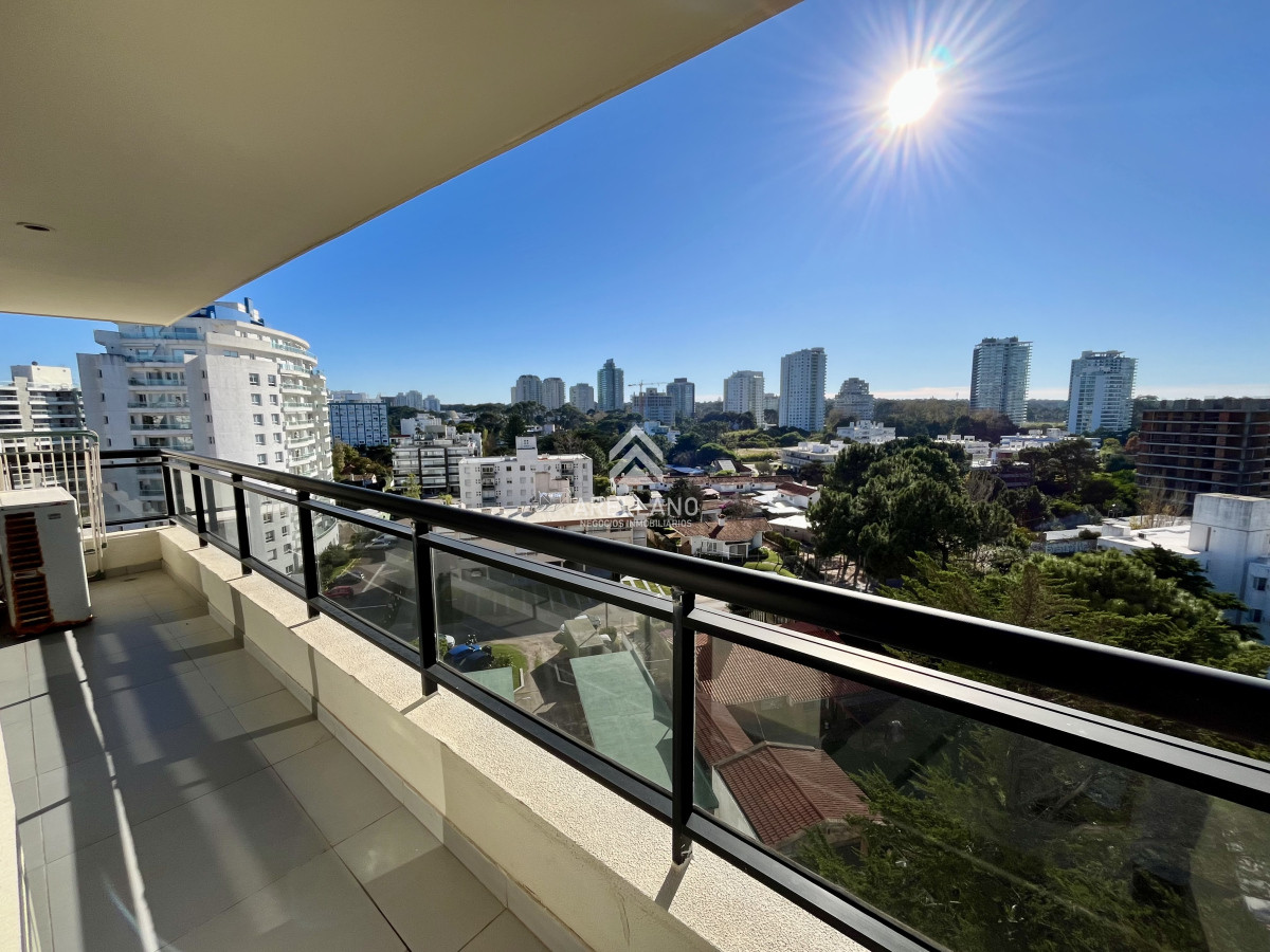 Apartamento ID.4731 - Venta Apartamento 2 dormitorios, Punta Del Este, Playa Brava.