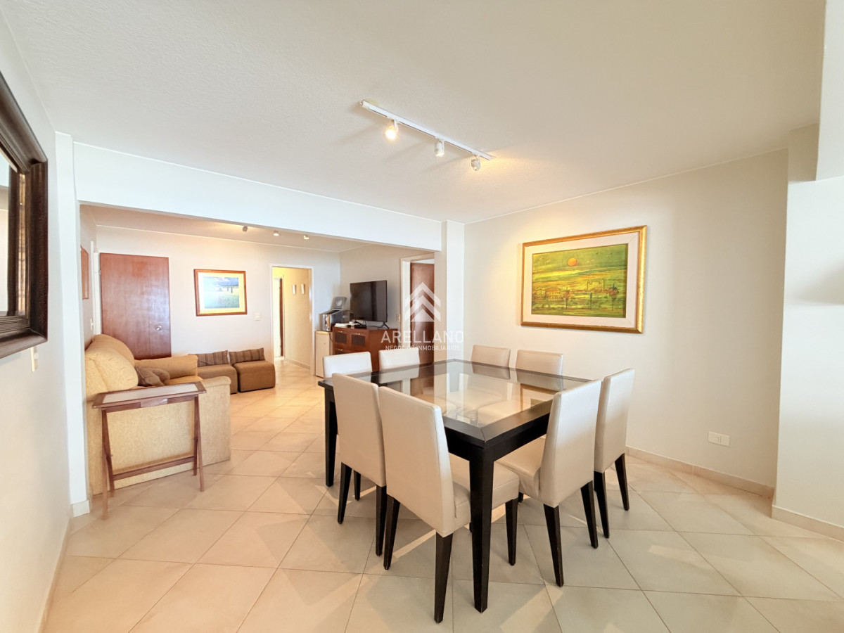 Apartamento ID.6049 - Venta apartamento 4 dormitorios. Playa brava, Punta del Este. 