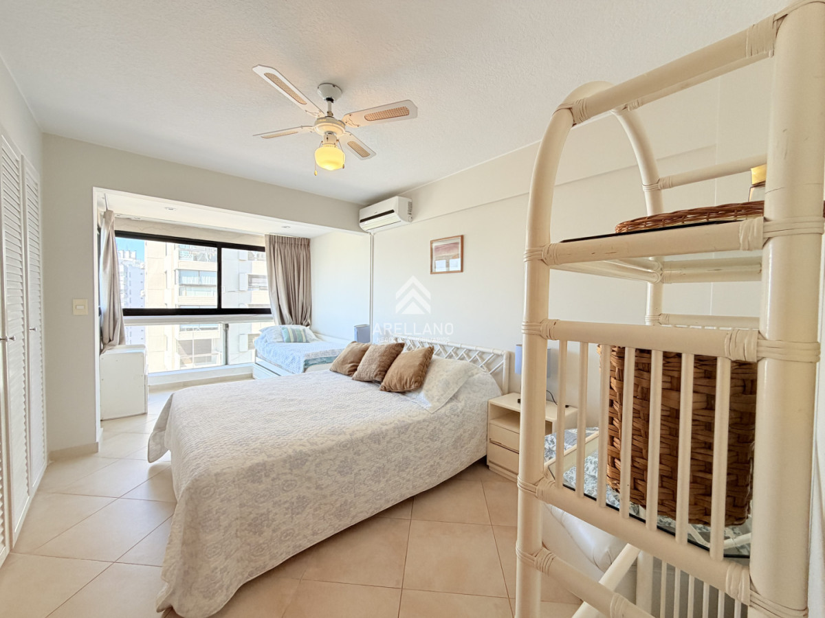 Apartamento ID.6049 - Venta apartamento 4 dormitorios. Playa brava, Punta del Este. 