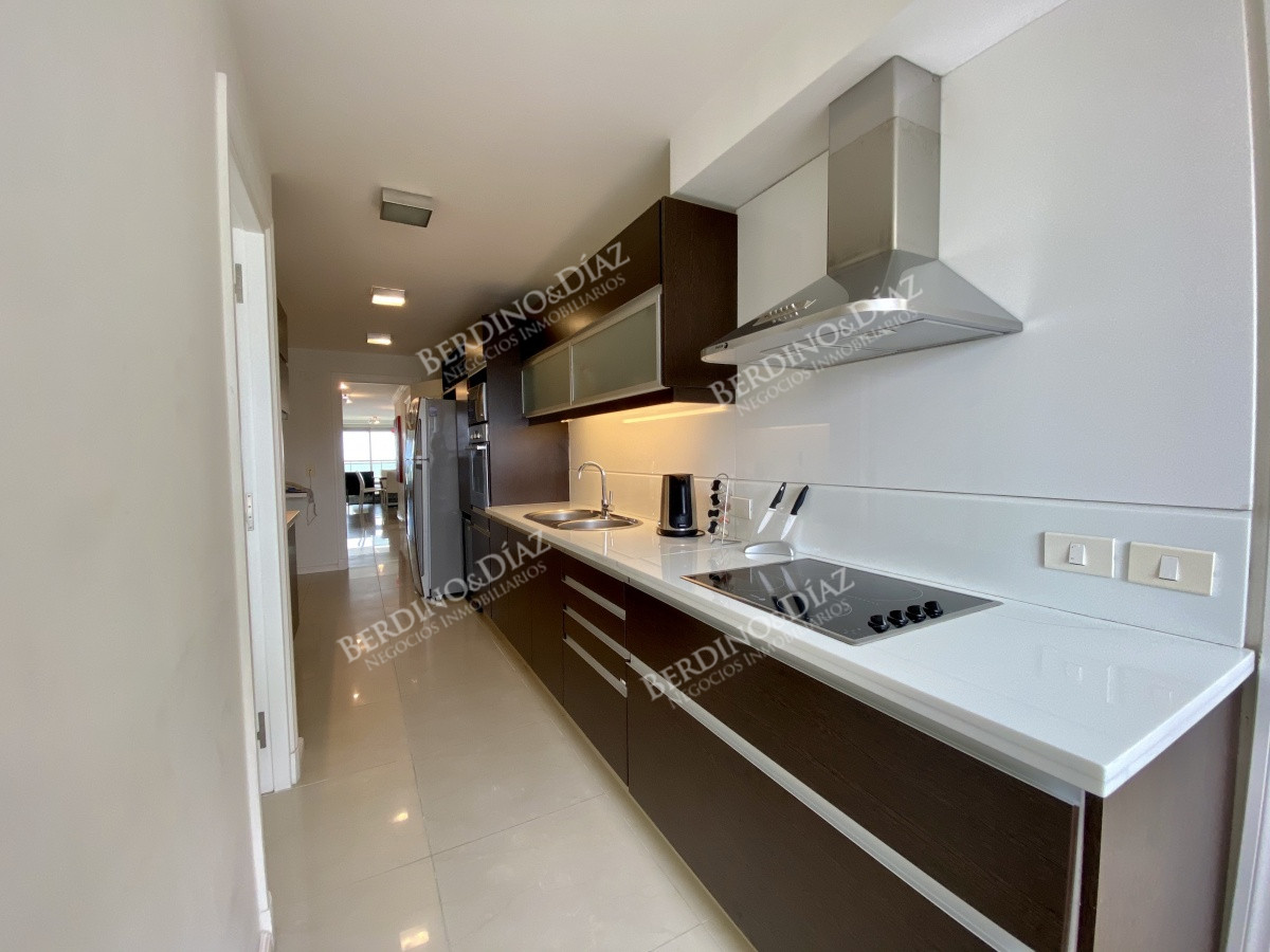 Apartamento ID.2528 - Venta apartamento Imperiale I tres dormitorios Punta del Este.