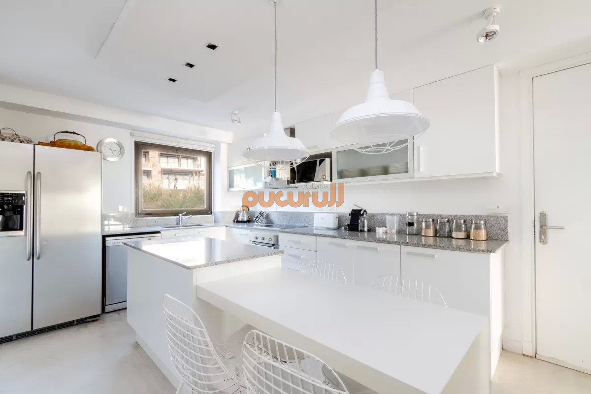 Apartamento ID.2253 - Venta apartamento 3 dormitorios más dependencia Punta Ballena 