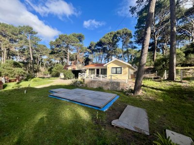 Venta casa en club del Lago. Punta Ballena. 