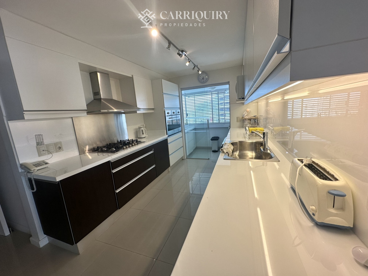 Apartamento ID.8185 - Alquiler Apartamento primera línea 4 dormitorios