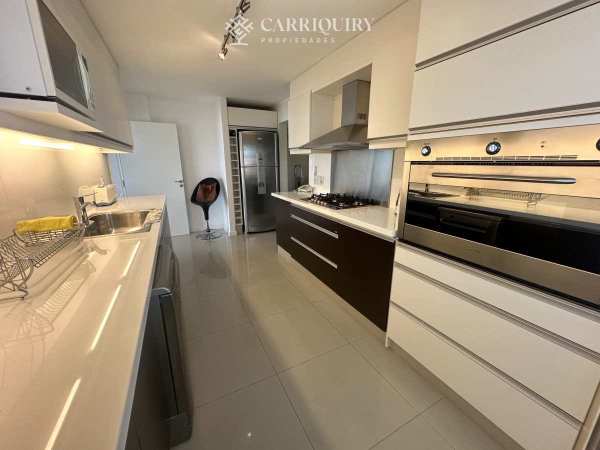 Apartamento ID.8185 - Alquiler Apartamento primera línea 4 dormitorios