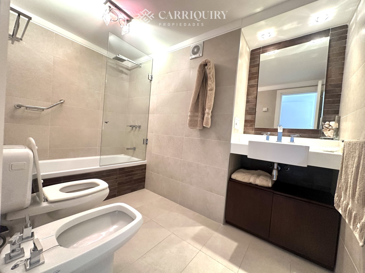 Apartamento ID.8185 - Alquiler Apartamento primera línea 4 dormitorios