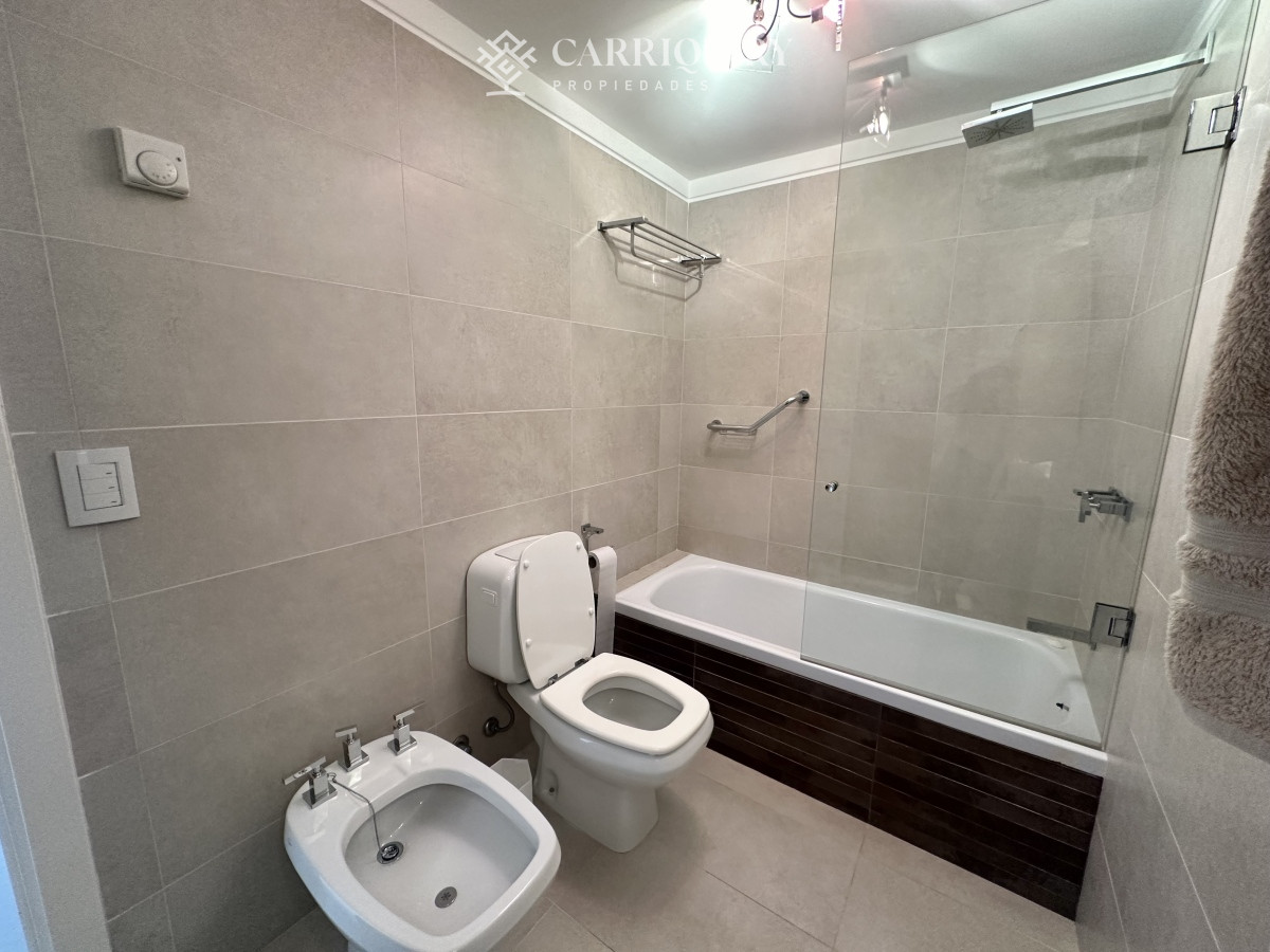 Apartamento ID.8185 - Alquiler Apartamento primera línea 4 dormitorios