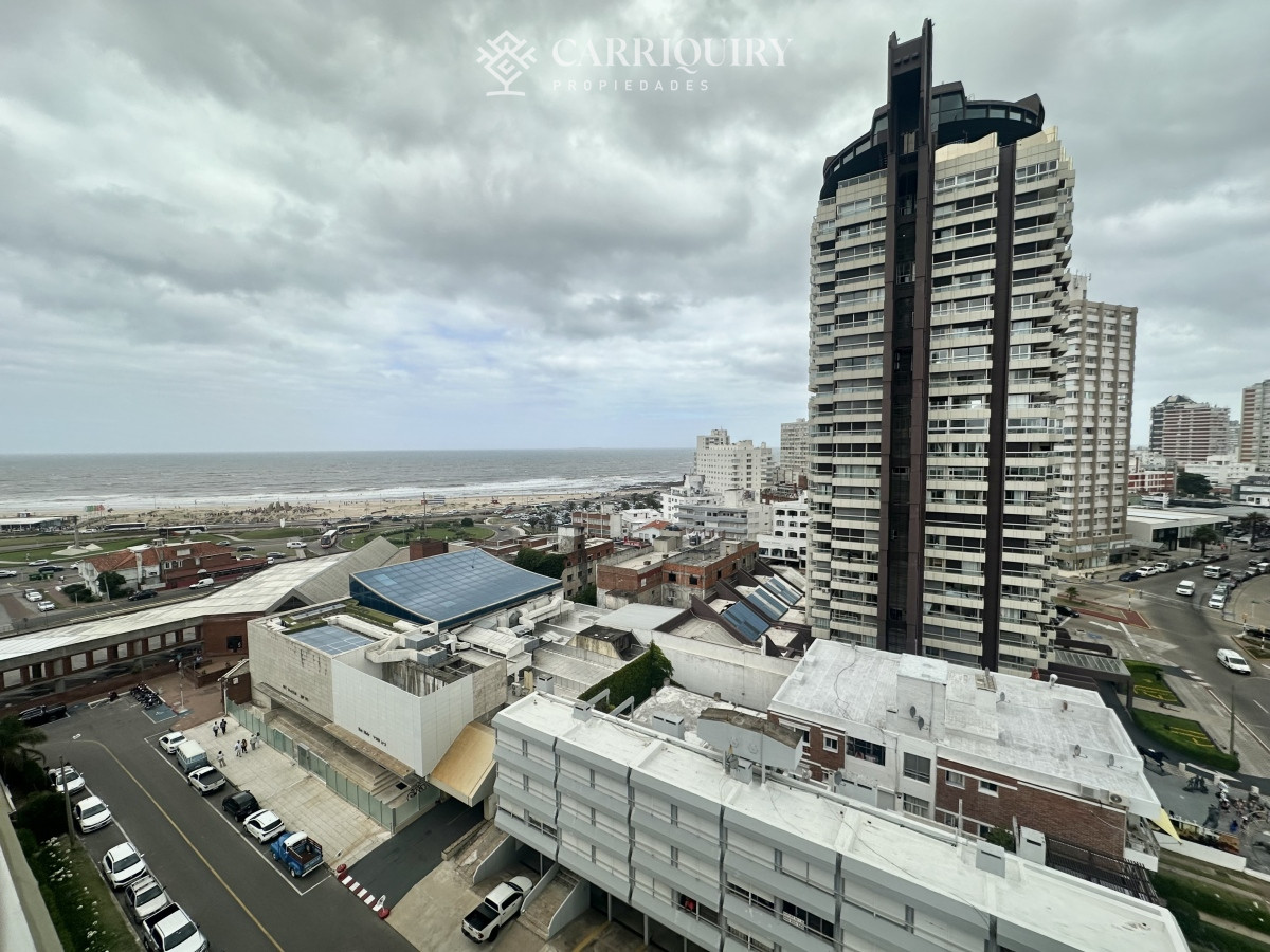 Apartamento ID.8185 - Alquiler Apartamento primera línea 4 dormitorios