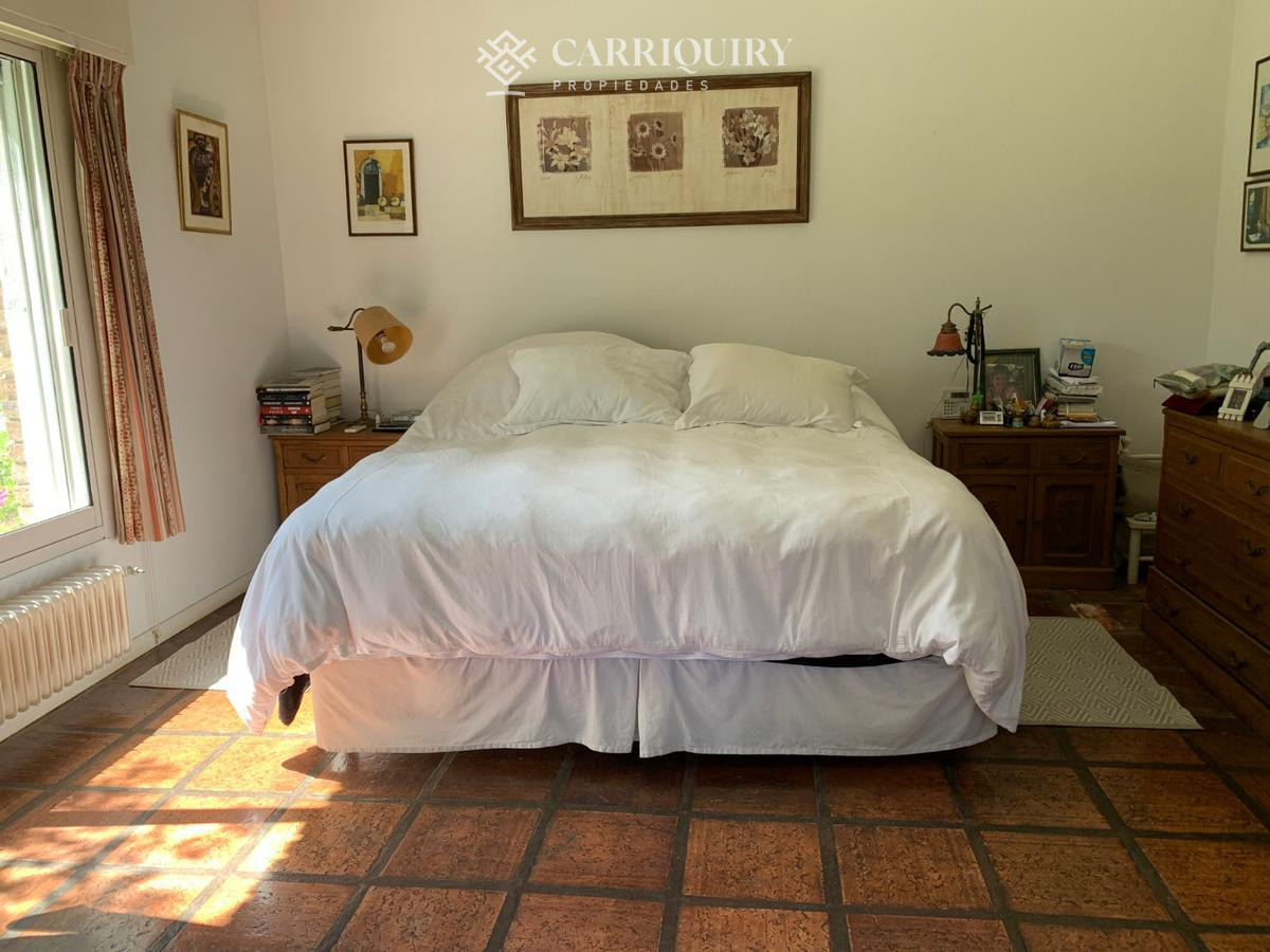 Casa ID.10390/Oportunidad-unica-frente-al-golf-en-punta-del-este-,-casa-con-4-dormotiros-en-venta - Venta casa 6 dormitorios - Playa Mansa, Punta del Este 